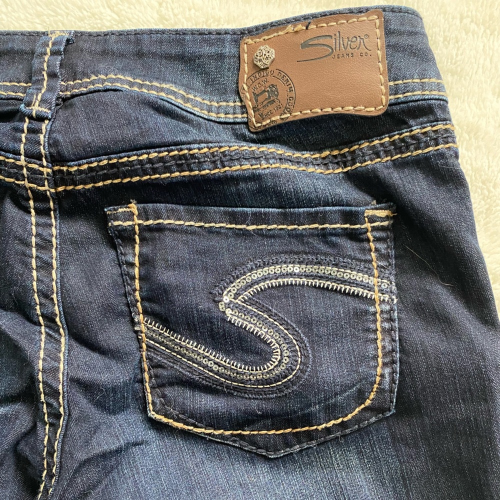 Dark wash capris